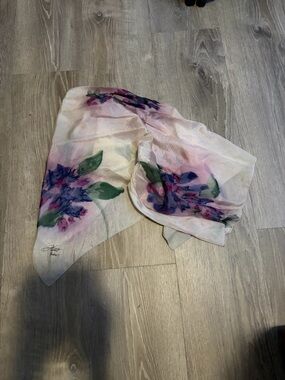 La Soierie Huo Quebec Hand-Painted Silk Scarf in White, Purple & Green